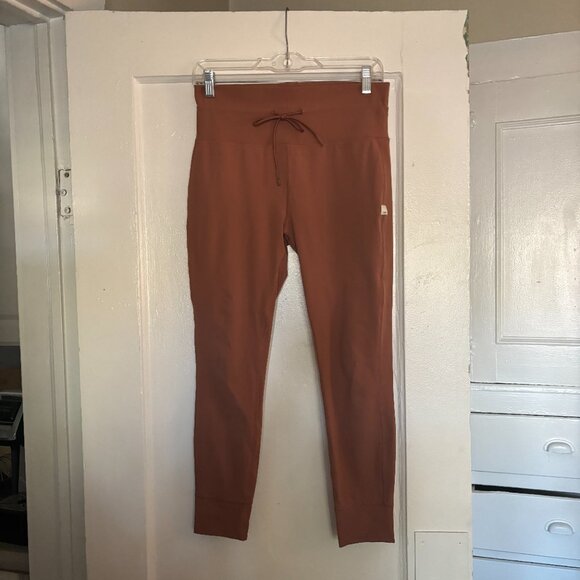 Vuori | Daily Leggings in Light Penny - Picture 2 of 5